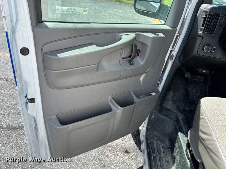 image for item ND9346 2008 Chevrolet Express ambulance