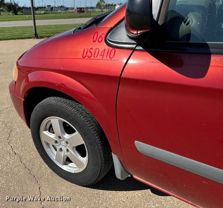 image for item NL9819 2006 Dodge Grand Caravan van
