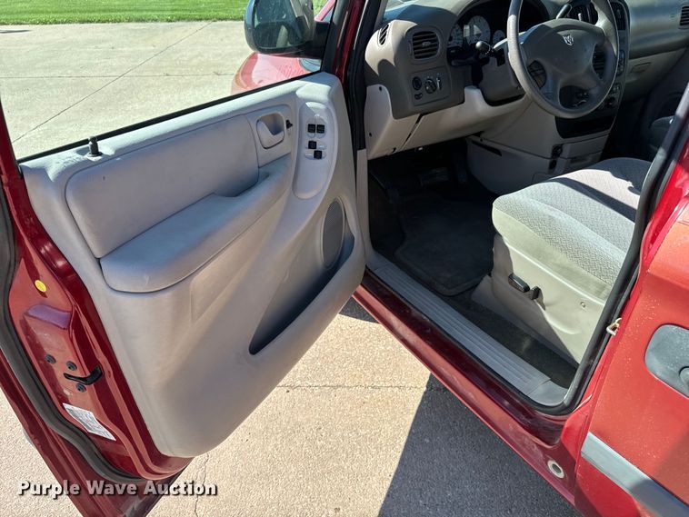 image for item NL9819 2006 Dodge Grand Caravan van