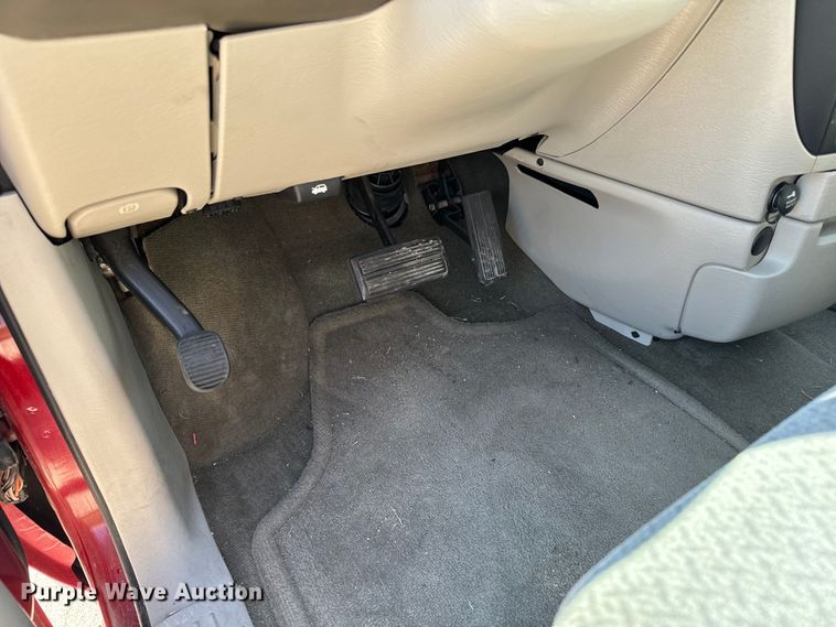 image for item NL9819 2006 Dodge Grand Caravan van