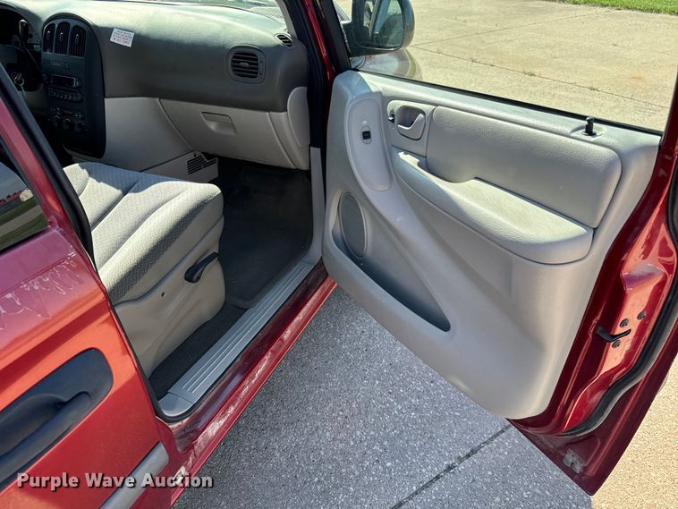 image for item NL9819 2006 Dodge Grand Caravan van