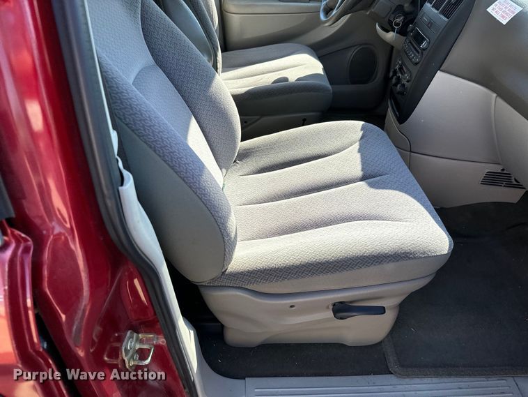 image for item NL9819 2006 Dodge Grand Caravan van