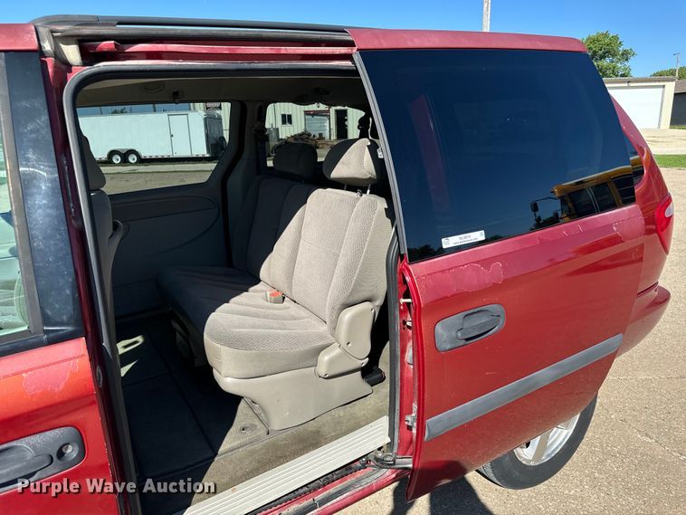 image for item NL9819 2006 Dodge Grand Caravan van