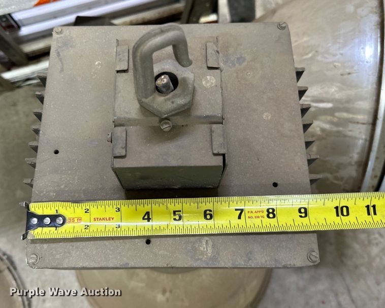 image for item NR9889 (17) UL MHEN lights