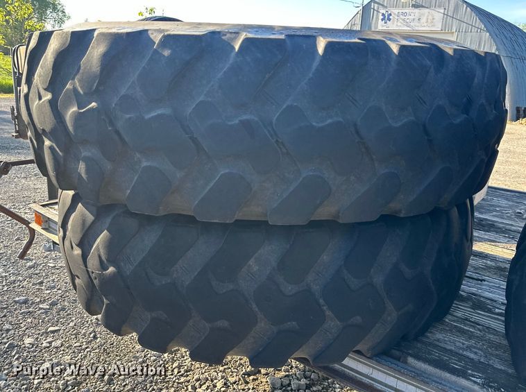 image for item NT9209 (6) Bridgestone 14.00R24 tires