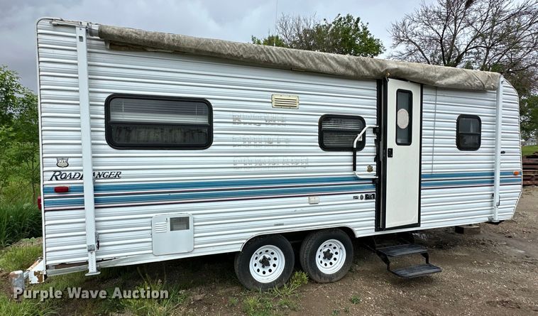 image for item NT9213 1995 Road Ranger 21YT camper