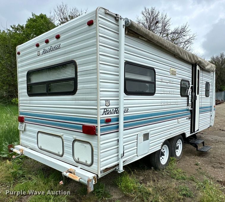 image for item NT9213 1995 Road Ranger 21YT camper