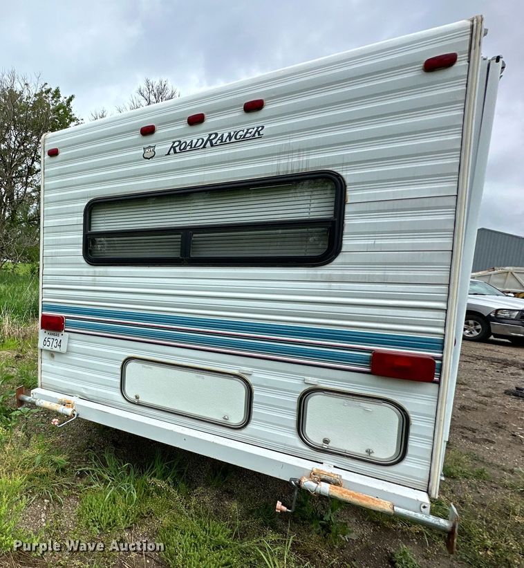 image for item NT9213 1995 Road Ranger 21YT camper