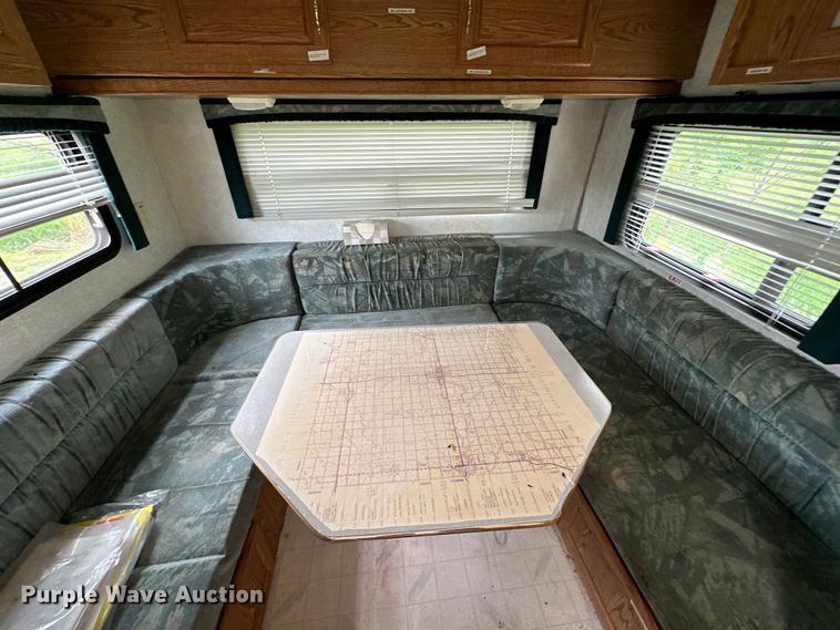 image for item NT9213 1995 Road Ranger 21YT camper