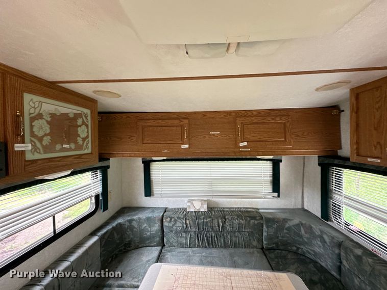 image for item NT9213 1995 Road Ranger 21YT camper