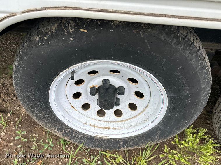 image for item NT9213 1995 Road Ranger 21YT camper