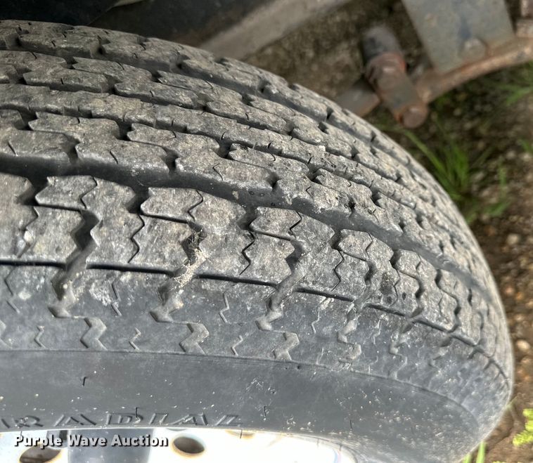 image for item NT9213 1995 Road Ranger 21YT camper