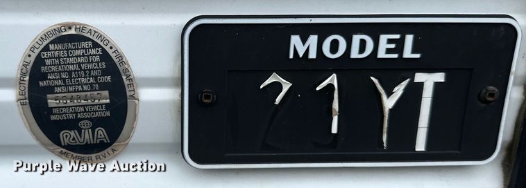 image for item NT9213 1995 Road Ranger 21YT camper