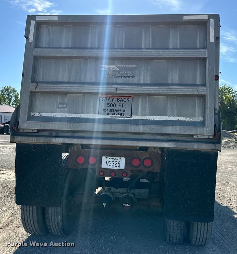 image for item NT9214 1994 Travis  T-102 end dump trailer