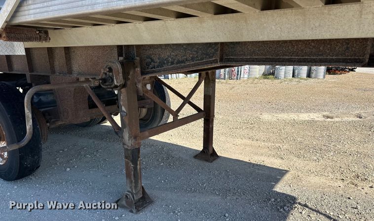 image for item NT9214 1994 Travis  T-102 end dump trailer