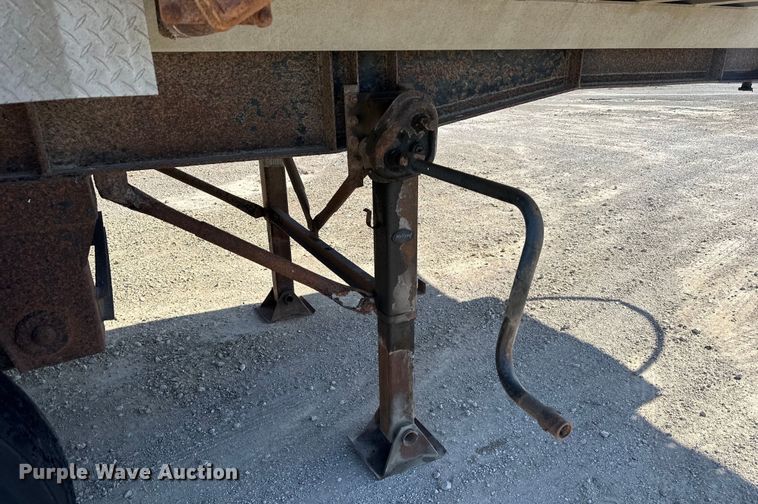 image for item NT9214 1994 Travis  T-102 end dump trailer