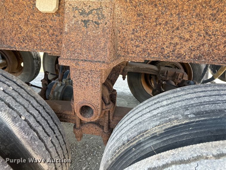 image for item NT9214 1994 Travis  T-102 end dump trailer