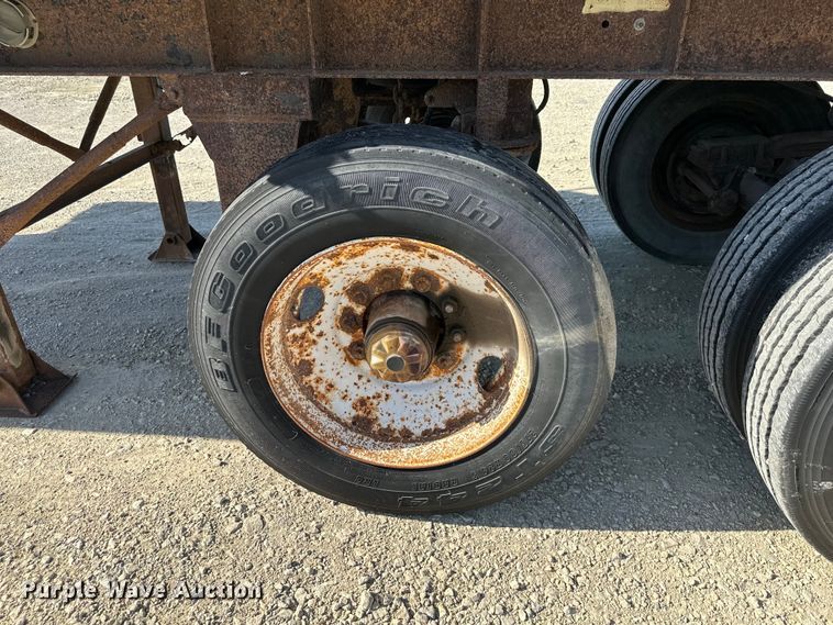 image for item NT9214 1994 Travis  T-102 end dump trailer