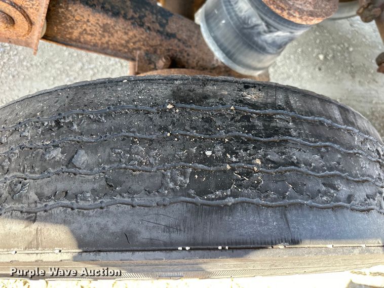 image for item NT9214 1994 Travis  T-102 end dump trailer