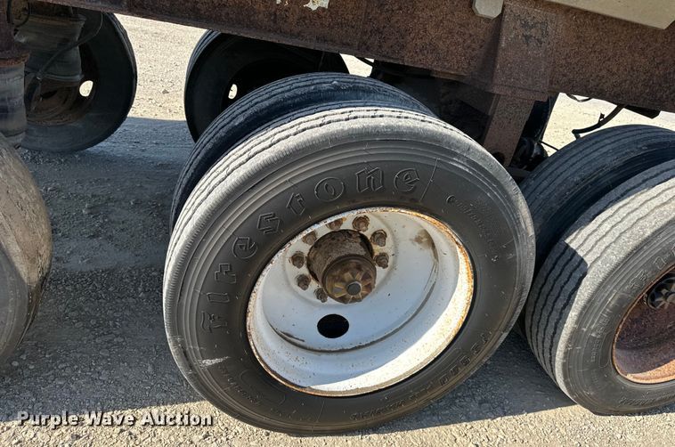 image for item NT9214 1994 Travis  T-102 end dump trailer