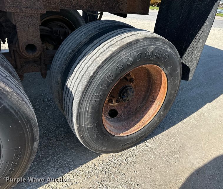 image for item NT9214 1994 Travis  T-102 end dump trailer