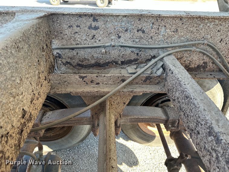 image for item NT9214 1994 Travis  T-102 end dump trailer