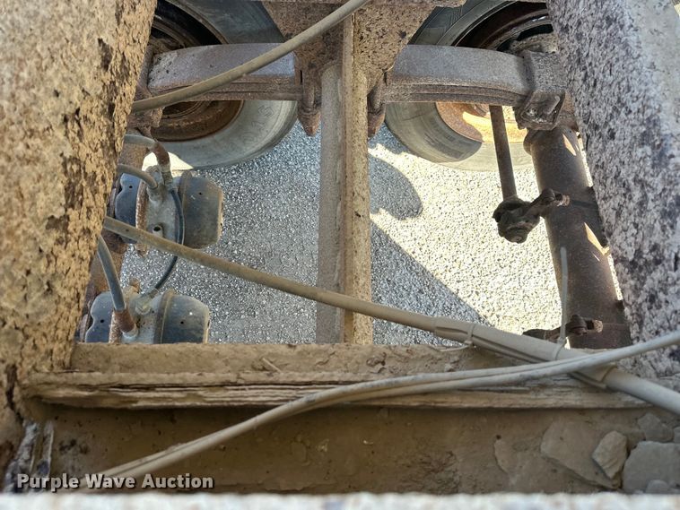 image for item NT9214 1994 Travis  T-102 end dump trailer