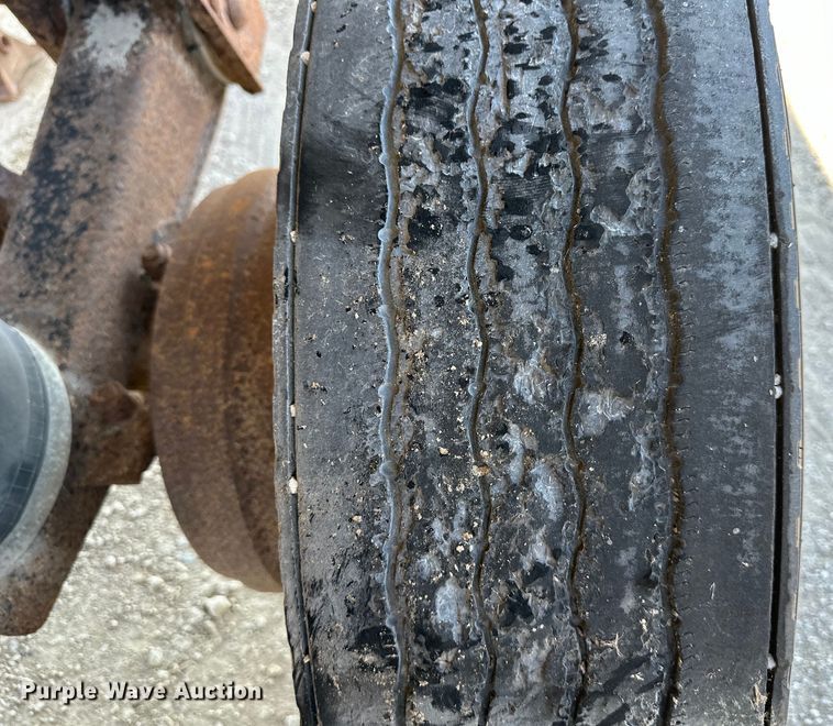 image for item NT9214 1994 Travis  T-102 end dump trailer