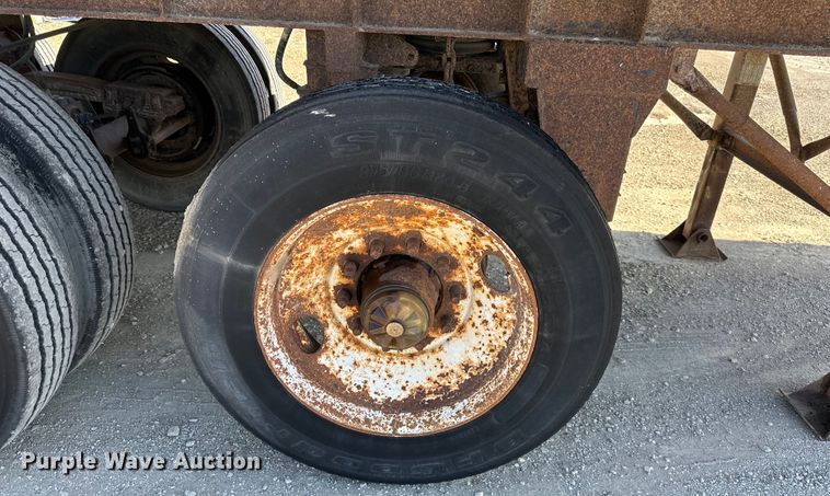 image for item NT9214 1994 Travis  T-102 end dump trailer