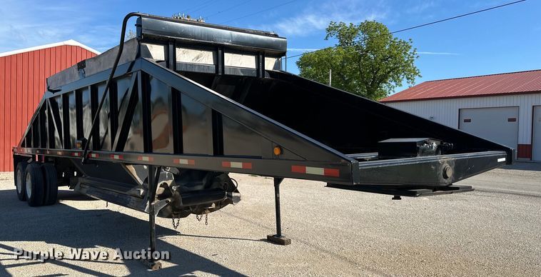 image for item NT9215 1993 Ranco bottom dump trailer