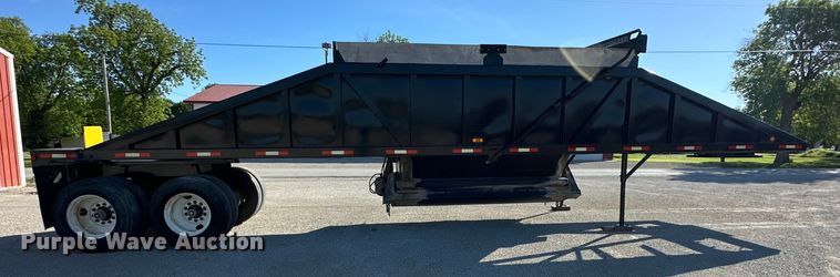 image for item NT9215 1993 Ranco bottom dump trailer