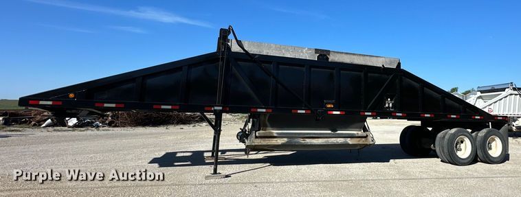 image for item NT9215 1993 Ranco bottom dump trailer