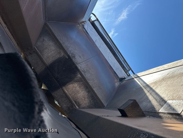 image for item NT9215 1993 Ranco bottom dump trailer