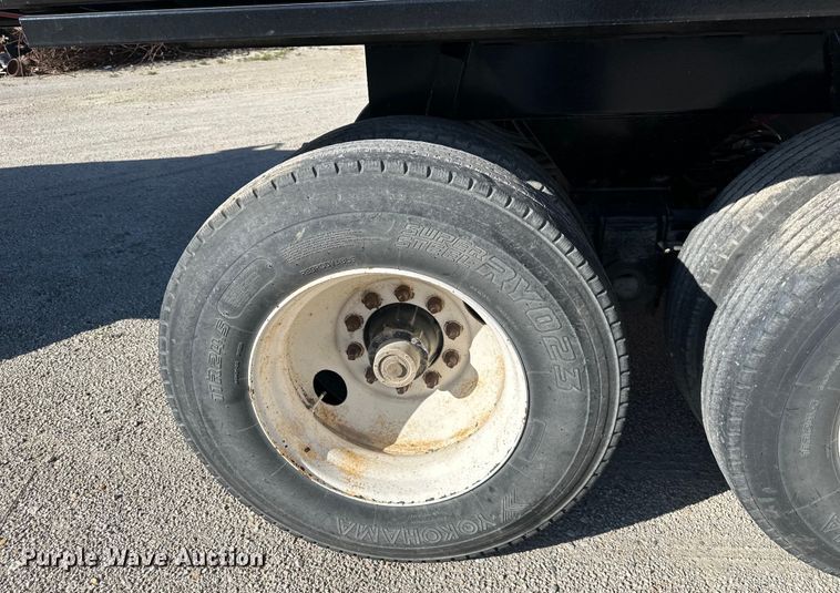 image for item NT9215 1993 Ranco bottom dump trailer