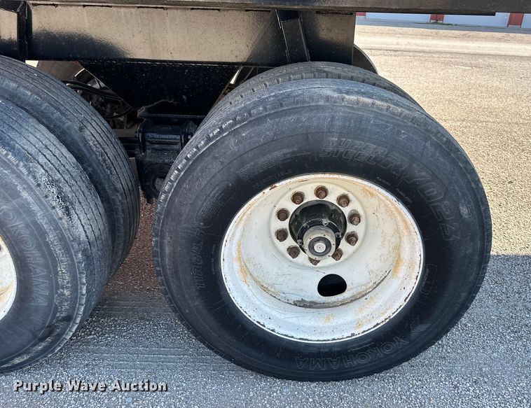 image for item NT9215 1993 Ranco bottom dump trailer