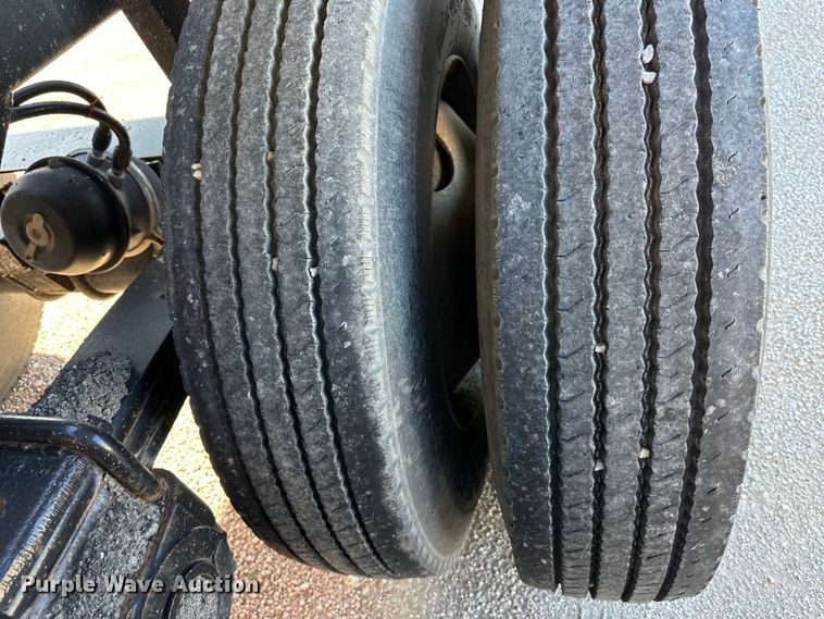 image for item NT9215 1993 Ranco bottom dump trailer