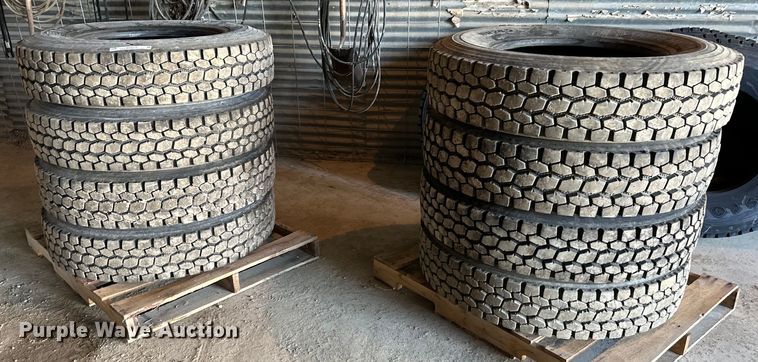 image for item NT9216 (8) 11R24.5 retreaded tires