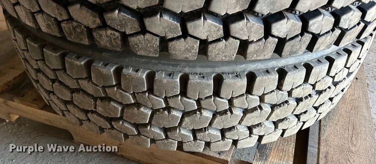image for item NT9216 (8) 11R24.5 retreaded tires