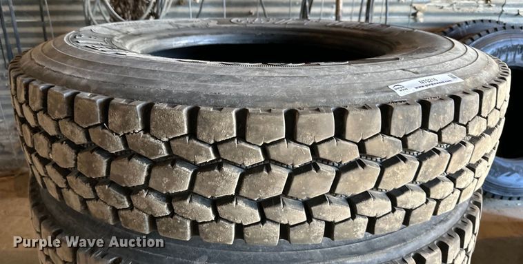 image for item NT9216 (8) 11R24.5 retreaded tires