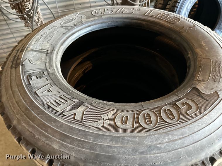 image for item NT9216 (8) 11R24.5 retreaded tires