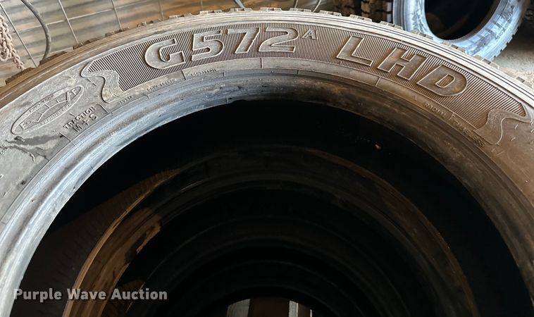 image for item NT9216 (8) 11R24.5 retreaded tires