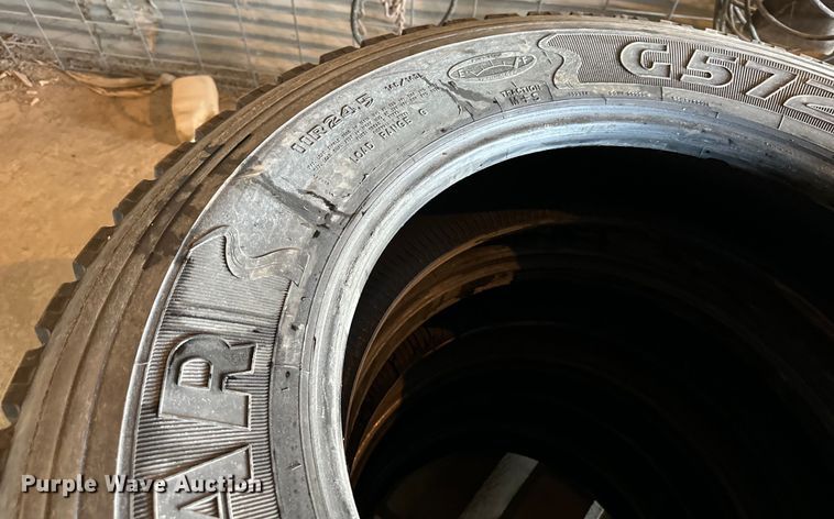 image for item NT9216 (8) 11R24.5 retreaded tires