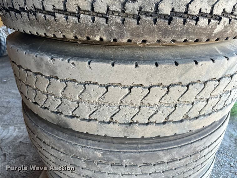 image for item NT9218 (10) 11R22.5 tires