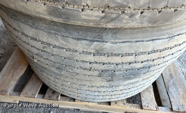 image for item NT9218 (10) 11R22.5 tires
