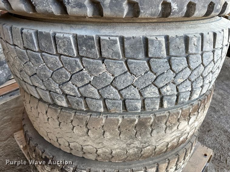image for item NT9218 (10) 11R22.5 tires