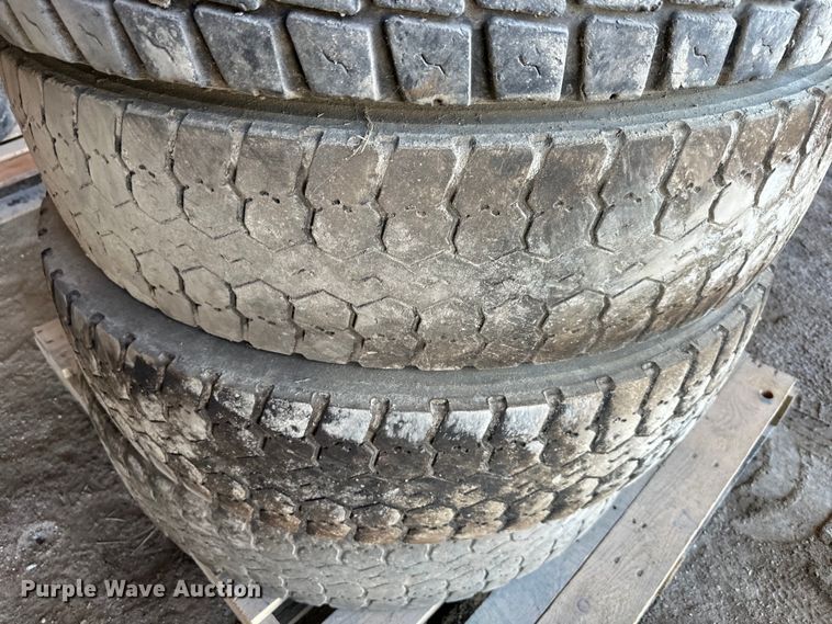 image for item NT9218 (10) 11R22.5 tires