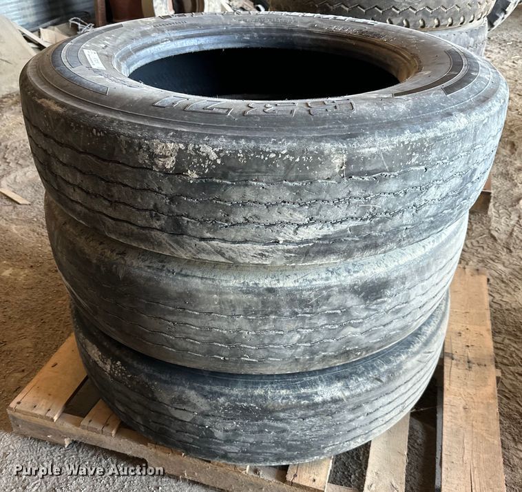 image for item NT9219 (3) 285/75R24.5 tires