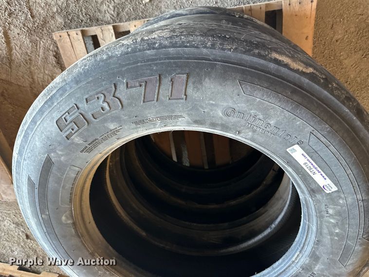 image for item NT9219 (3) 285/75R24.5 tires