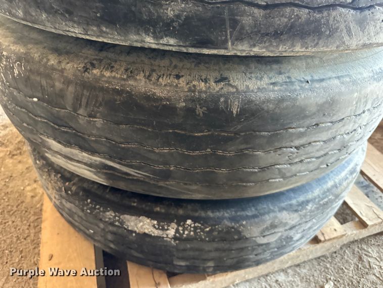 image for item NT9219 (3) 285/75R24.5 tires