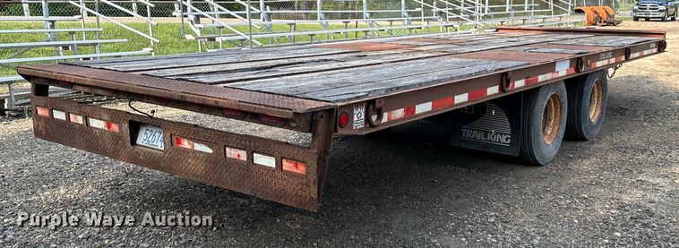 image for item NT9233 2000 Trail King  TKT40-2400 tilt deck equipment trailer